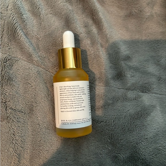 Farmacy Honey Grail Ultra-Hydrating Face Oil - Gold - Picture 3 of 3